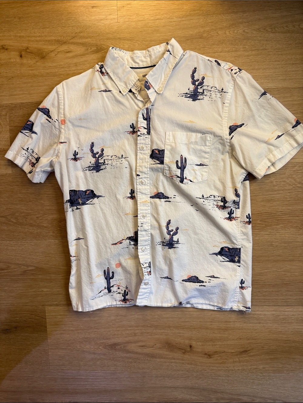 Men's Cream Short-Sleeve Desert Print Button-Up Shirt